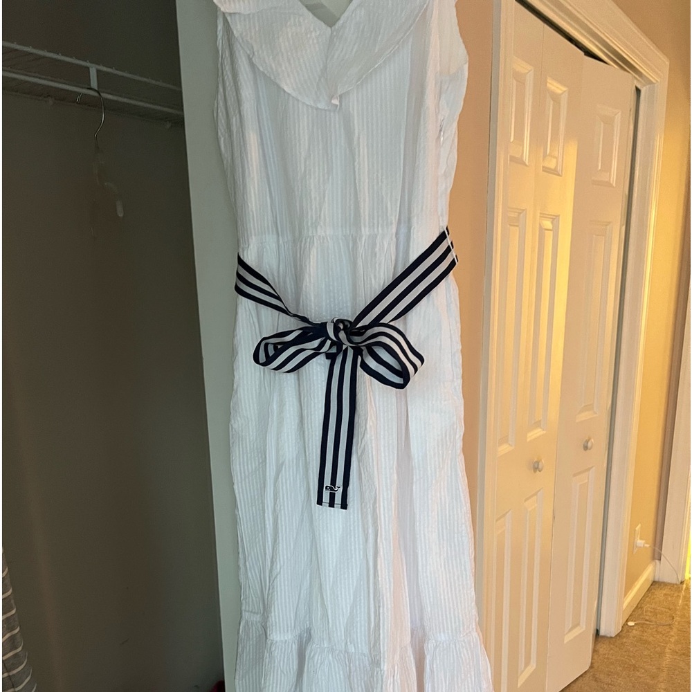 Vineyard vines white dress with blue striped belt.  Size small.